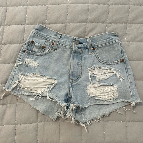 Levi Light Wash Jean Short - Picture 2 of 8